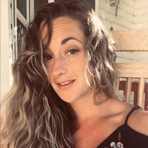 Meet your Posher, Courtney